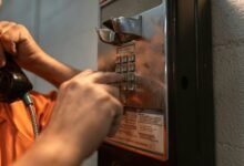 signal logic start unlocking contact